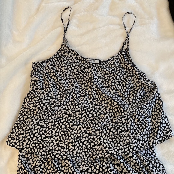 Tiered above knee patterned dress - Picture 2 of 3